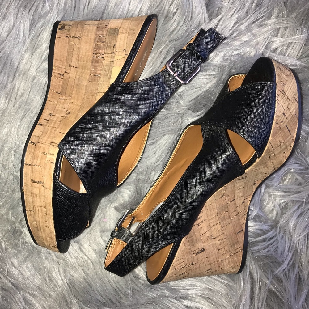 Black short heeled shoes